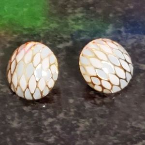 One Pair Beautiful Crafted Earrings